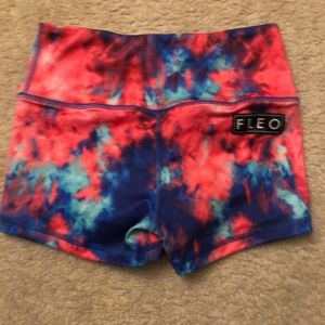 EUC FLEO shorts